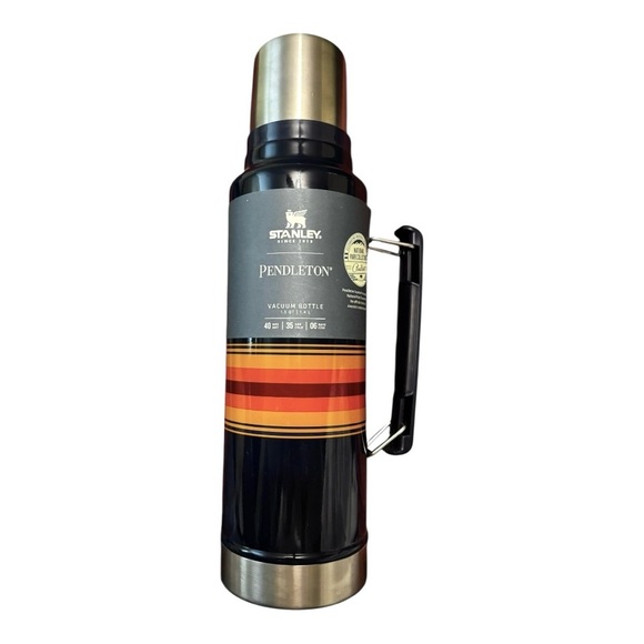 NEW Stanley X Pendleton Classic Bottle Thermos with Cup 1.5 QT Navy Blue Stripe - Picture 3 of 10